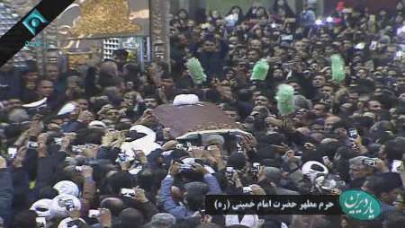 وداع با یار دیرین امام و رهبری؛  پیکر مطهر آیت الله هاشمی رفسنجانی در کنار امام راحل آرام