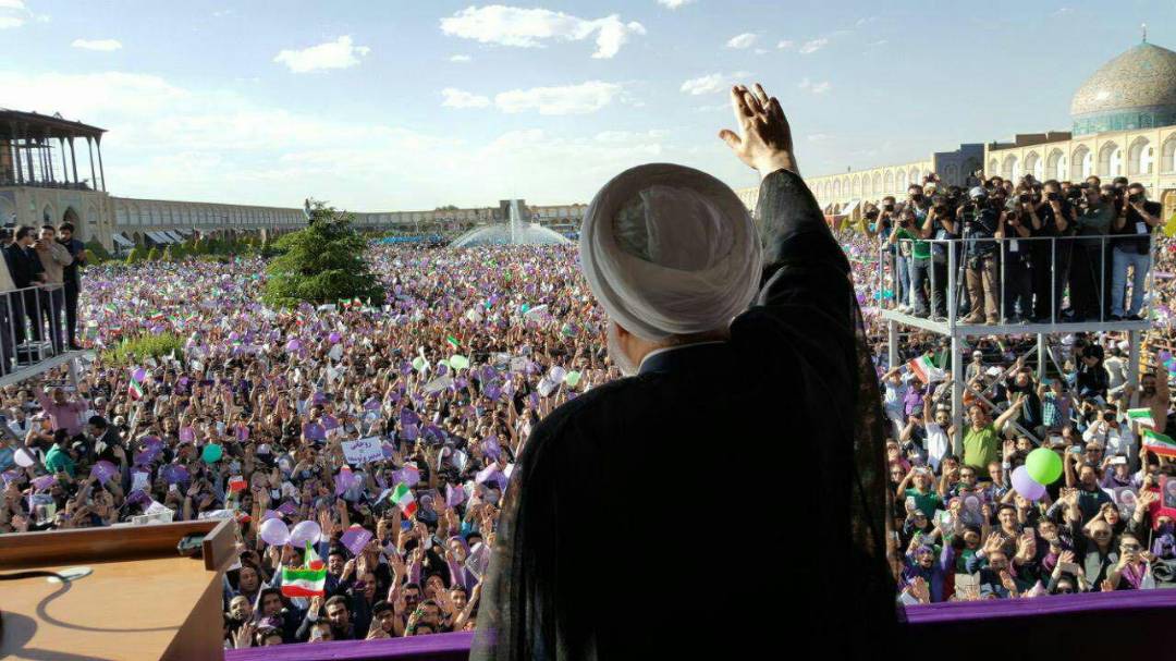 روحانی در اهواز:با آتش زدن سفارت مشکل ریزگردها حل نخواهد شد