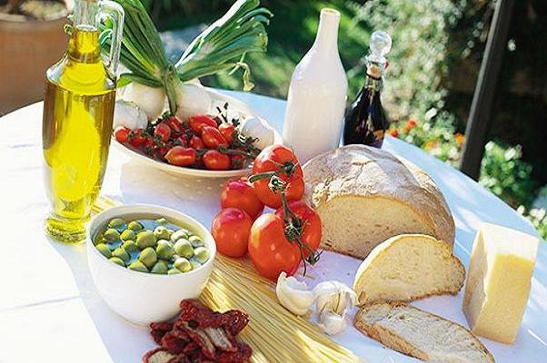 دو رژیم غذایی مناسب برای حفظ سلامت قلب را بشناسید دو رژیم غذایی مناسب برای حفظ سلامت قلب را بشناسید