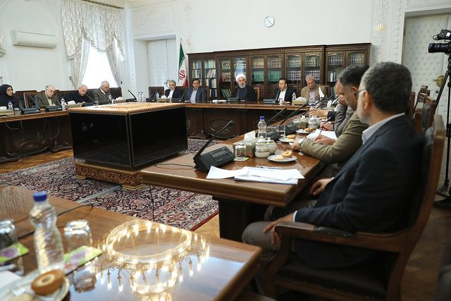 روحانی در جلسه با اقتصاددانان کشور